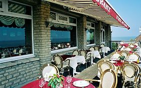 Logis Hotel Du Casino Restaurant Le Mathelia Вьервиль-сюр-Мер Exterior photo