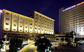 Grace Hotel Бангкок Exterior photo