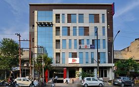 Hotel Noida International - Couple Friendly Hotel In Noida Sector 11 Нью-Дели Exterior photo