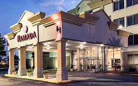 Отель Ramada By Wyndham Birmingham Airport Exterior photo