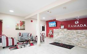 Отель Ramada Limited 100 Mile House Exterior photo