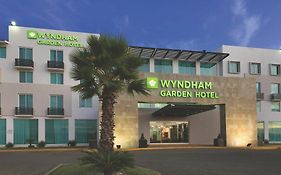 Отель Wyndham Garden Silao Bajio Aeropuerto Exterior photo