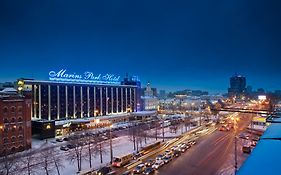 Маринс Парк Отель  Екатеринбург Exterior photo