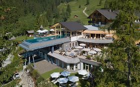 Almwellness-Resort Tuffbad Sankt Lorenzen im Lesachtal Exterior photo