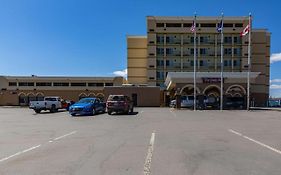 Clarion Hotel Convention Center Минот Exterior photo