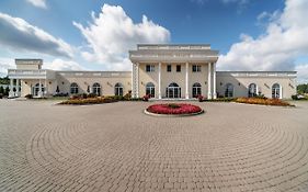 Отель Parisel Palace Centrum Konferencyjno-Wypoczynkowe Klimki Pod Lukowem Exterior photo