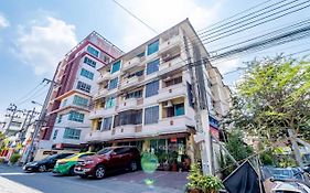 Benjaratch Boutique Apartment Бангкок Exterior photo