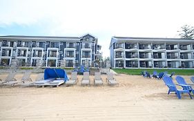 Pointes North Beachfront Resort Hotel Траверс-Сити Exterior photo