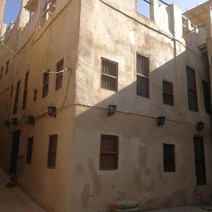 Отель Al Hamra Old House Exterior photo