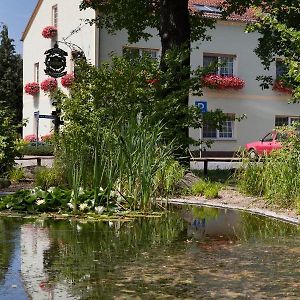 Hotel & Gasthaus Zum Eichenkranz Лукенвальде Exterior photo