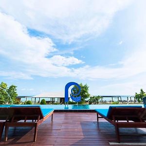 Royal Phala Cliff Beach Resort Бан-Чанг Exterior photo
