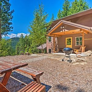 Вилла Secluded Leavenworth Cabin With Mtn Views And Fire Pit Exterior photo