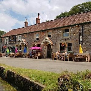 Отель Plume Of Feathers Blagdon Exterior photo