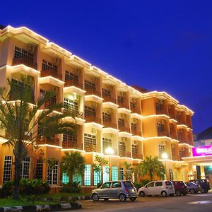 Bella Vista Express Hotel Пантай-Сенанг Exterior photo