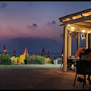Апартаменты אירוח על הים Хайфа Exterior photo
