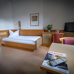 Bed and Breakfast Pilger- Und Gastehaus Don Bosco Aschau am Inn Exterior photo