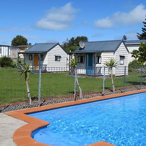 Отель Whanganui Seaside Holiday Park Exterior photo