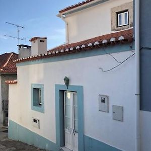 Typical Small House Near Lisbon Оэйраш Exterior photo