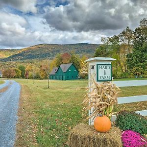 Апартаменты Luxe Green Barn Near Skiing With Mt Equinox Views! Manchester Center Exterior photo