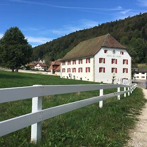 Отель Auberge De Bellelay Restaurant Chez Aron Balde Exterior photo