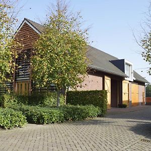 Bed and Breakfast De Moffelhoeve Udenhout Exterior photo