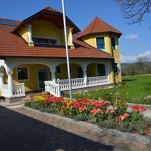 Отель Privatzimmer Marina Фёлькермаркт Exterior photo