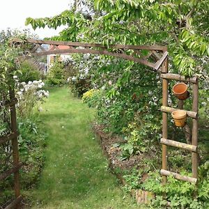 Bed and Breakfast Chambre D'Hotes Avec Petit Dejeuner Remilly-les-Pothees Exterior photo