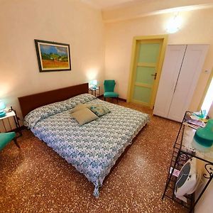 Bed and Breakfast Il Girasole ...At Andorus' House Erli Exterior photo