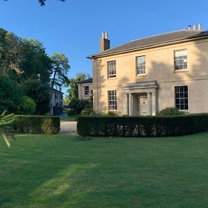 Bed and Breakfast The Old Vicarage, Evenley. Brackley. Брэклей Exterior photo