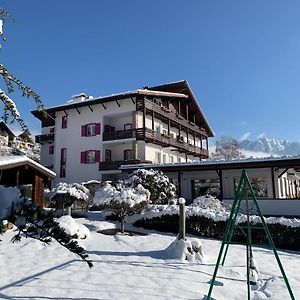 Hotel Latemar Кастелло-ди-Фьемме Exterior photo