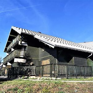 Les Chalets D'Aurouze, La Joue Du Loup Ле-Деволюи Exterior photo