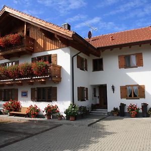 Отель Gaestehaus Burgmayr Зауэрлах Exterior photo