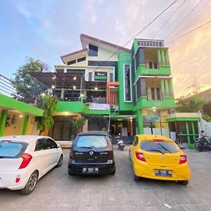 Отель Wisma Binanga Sudiang Exterior photo