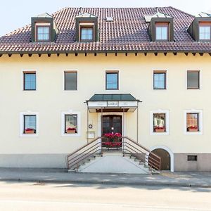 Hotel Krone Strassdorf Швебиш-Гмюнд Exterior photo