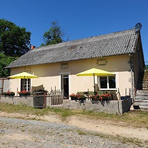 Comfortable Holiday Home With Pool Grury Exterior photo