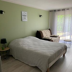 Апартаменты Chambre Aux Portes Du Marais Poitevin Aiffres Exterior photo