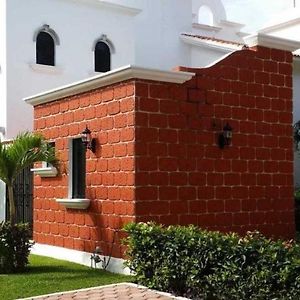 Sunrise Room In Stunning Villa Playacar Townhouse Stage 2 Плая-дель-Кармен Exterior photo