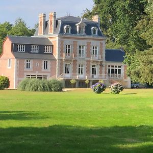 Bed and Breakfast Chateau De La Chasse Beauvais Romagne  Exterior photo