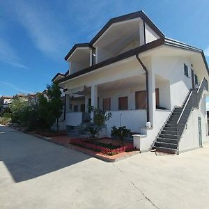 Appartamento Tra Mare E Lago Фоче-Варано Exterior photo