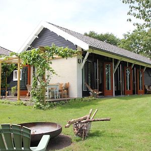 Вилла Familiehuis De Betuwe Met Prive Kunstgras Tennisbaan En Sauna Erichem Exterior photo