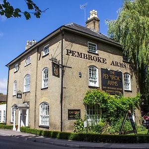 Отель The Pembroke Arms Солсбери Exterior photo