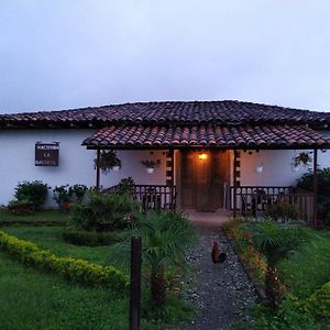 Вилла Hacienda Cafetera La Gaviota Чинчина Exterior photo