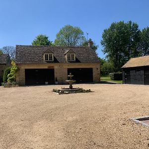 Stable Lodge At Bledington Mill Exterior photo