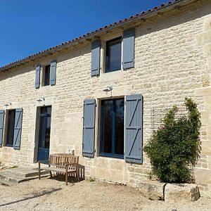 Вилла Chateau Des Loups - Les Pommiers Echire Exterior photo