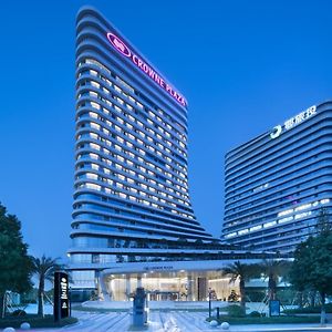 Crowne Plaza Wuhan Optics Valley, An Ihg Hotel Exterior photo