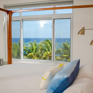 Whispering Seas Oceanfront Suite Очо-Риос Exterior photo