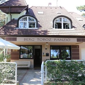 Отель Berg Toboz Panzio Печ Exterior photo