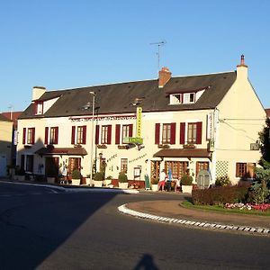 Hotel De L'Agriculture Десиз Exterior photo