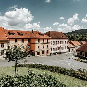 Отель Na Knizeci Husinec Husinec  Exterior photo