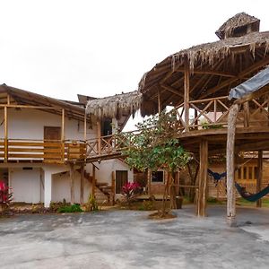 Отель Hostal Tortuga Dorada Пуэрто-Лопес Exterior photo